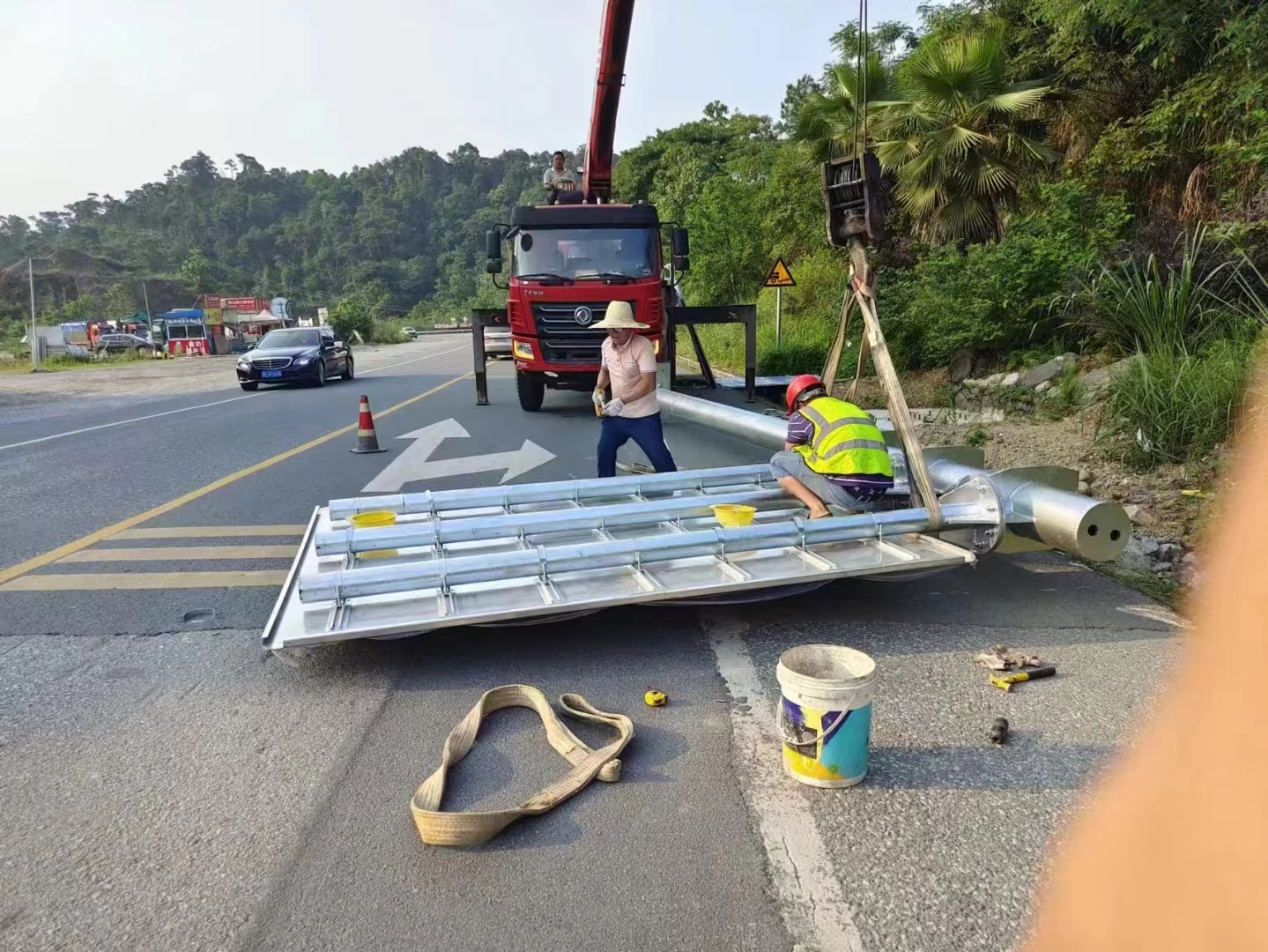 标志牌安装场景
